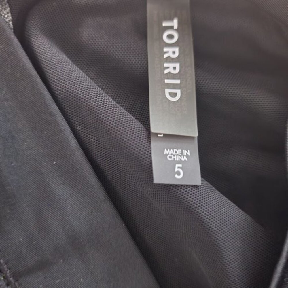 Torrid Active Size 5 Black Snake Rose Wireless Cr… - image 4